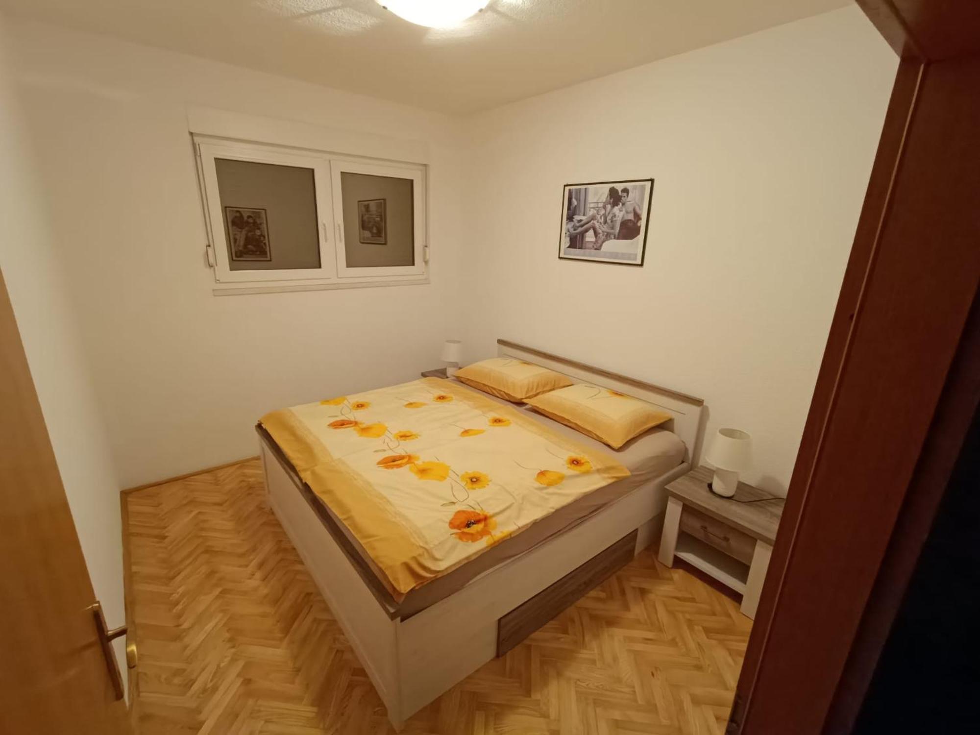 Apartmani Mila โปดสตรานา ภายนอก รูปภาพ