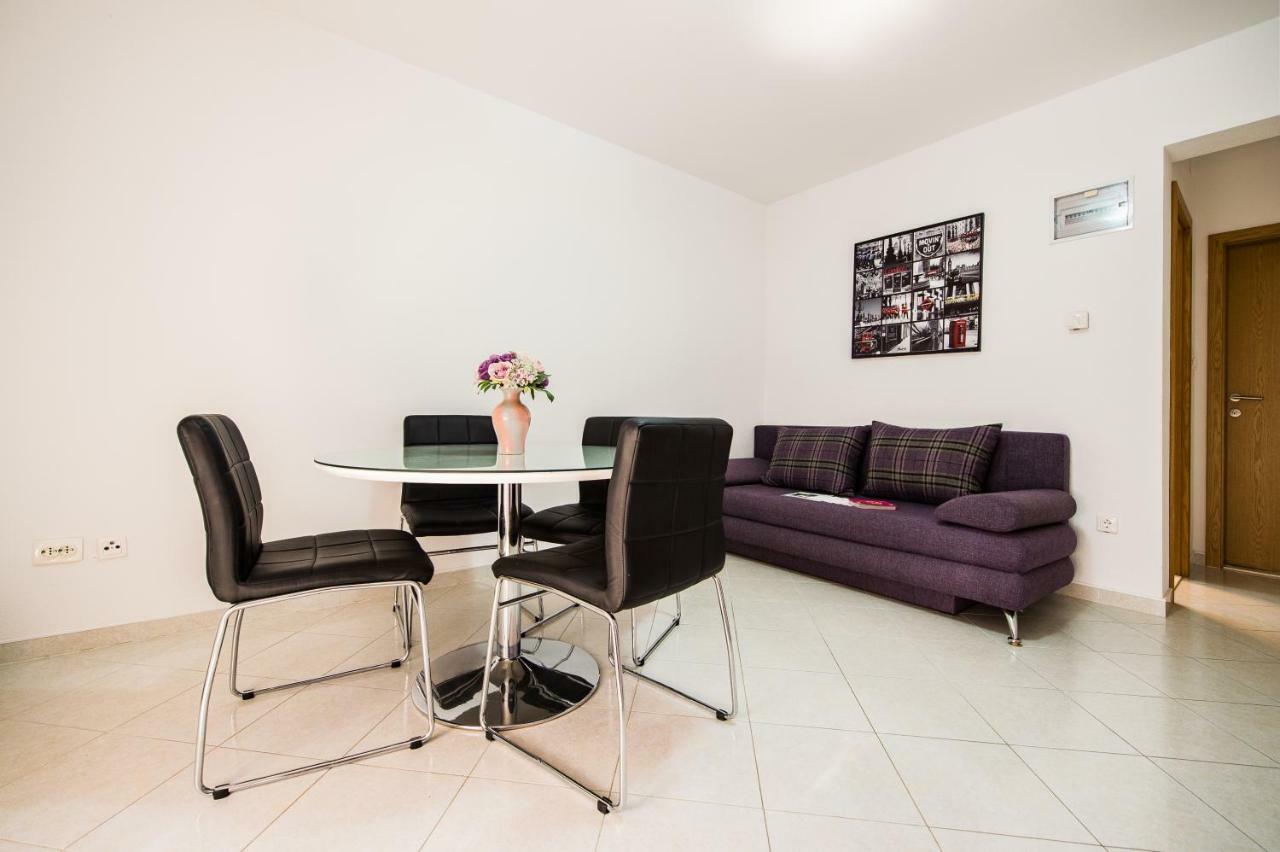 Apartmani Mila โปดสตรานา ภายนอก รูปภาพ